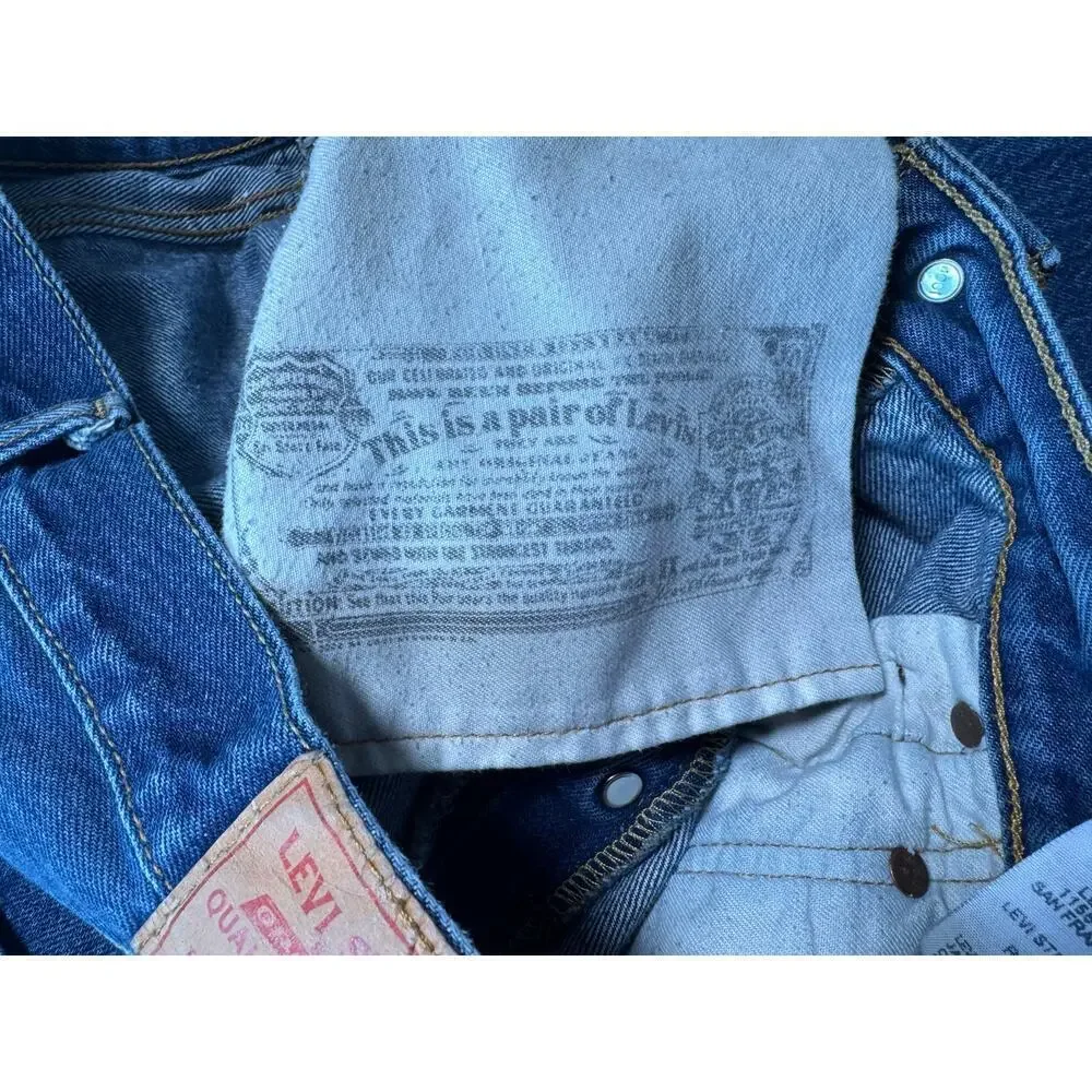 LEVI'S Men's Jeans/Pants Levi's 501, Button Fly size Men's 36X32, straight leg